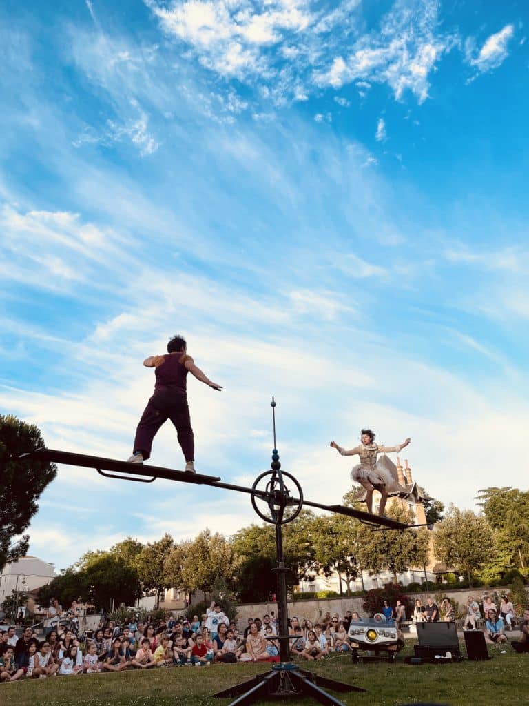 Cirque Hirsute - Cosmicomics | ©Ville de Tassin | Entre-Pont @ 109 Nice